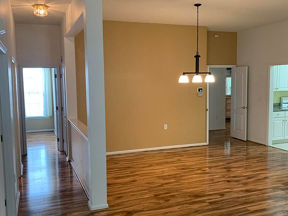 4th image of 14 Greenhaven Court
