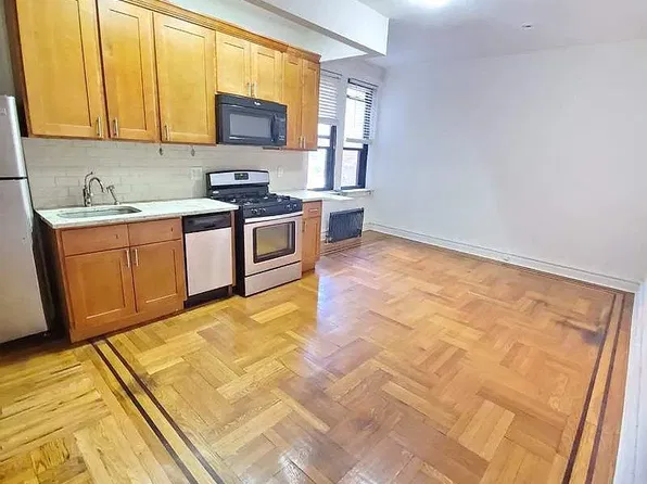 724 E 27th St #3Y, Brooklyn, NY 11210