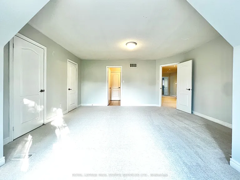 3306 Fox Run Cir — Photo 37