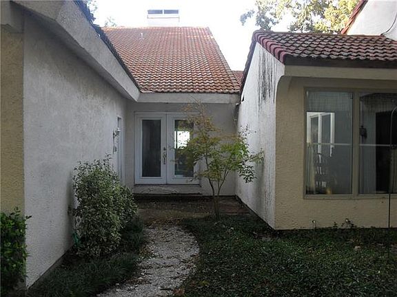 3rd image of 3416 Lakeside Dr