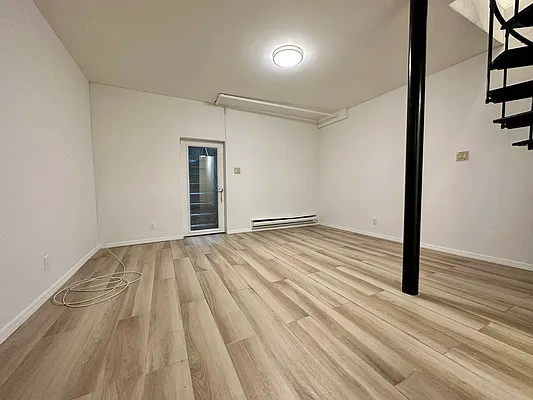 Rented by J PRESTON AND ASSOCIATES INC | media 25