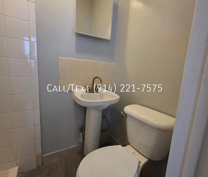 18 Seymour St #2R — Photo 9