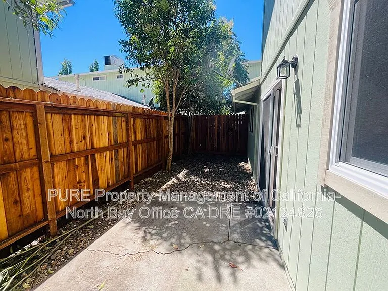 214 Main Cir — Photo 10