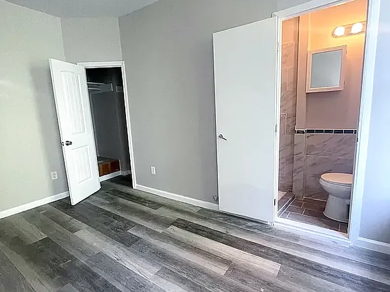 309 E 60th St #2E — Photo 10