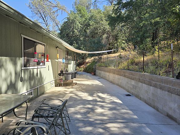 19481 Rambling Oak Dr, Redding, CA 96003 | MLS #24-2965 | Zillow