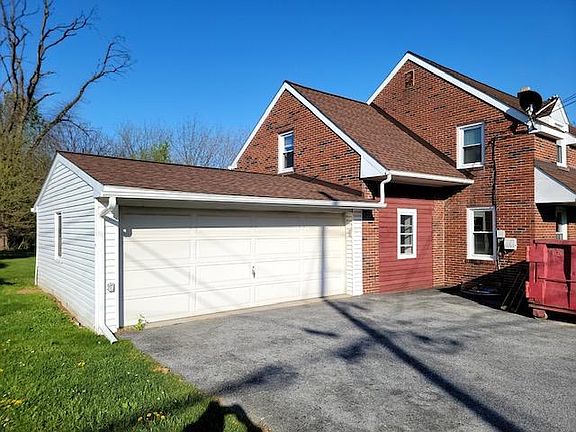 2nd image of 811 Grandview Dr