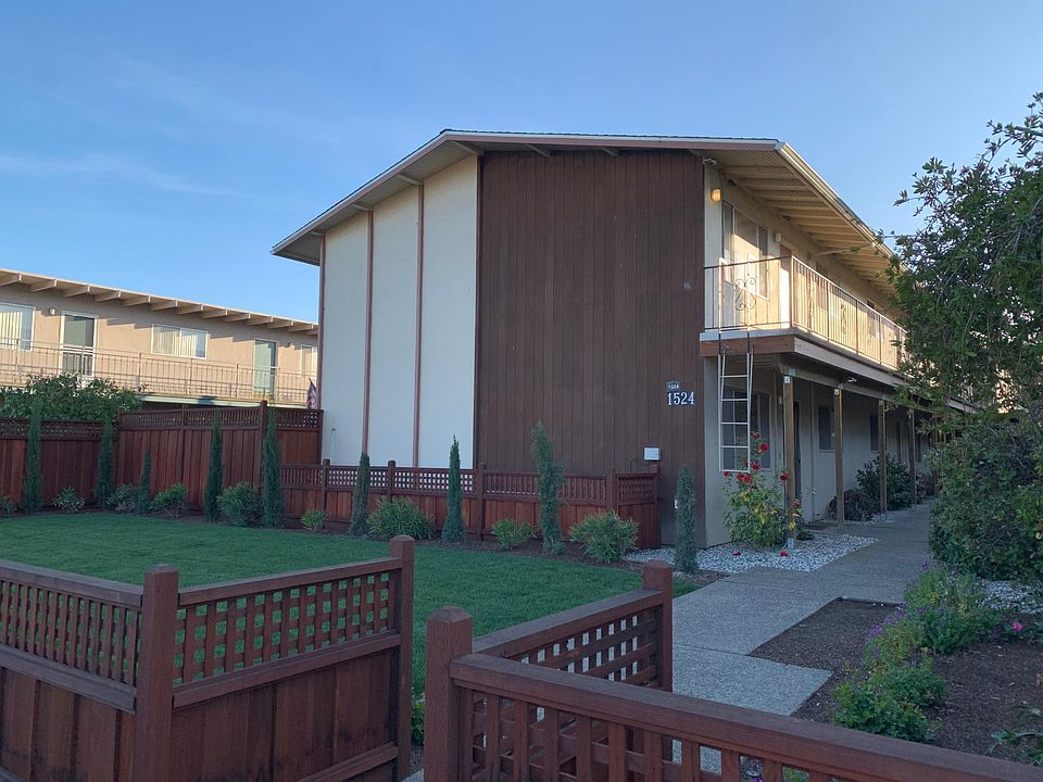 1st image of 1524 S Claremont St APT E