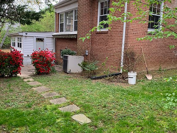 4th image of 9322 Corsica Dr