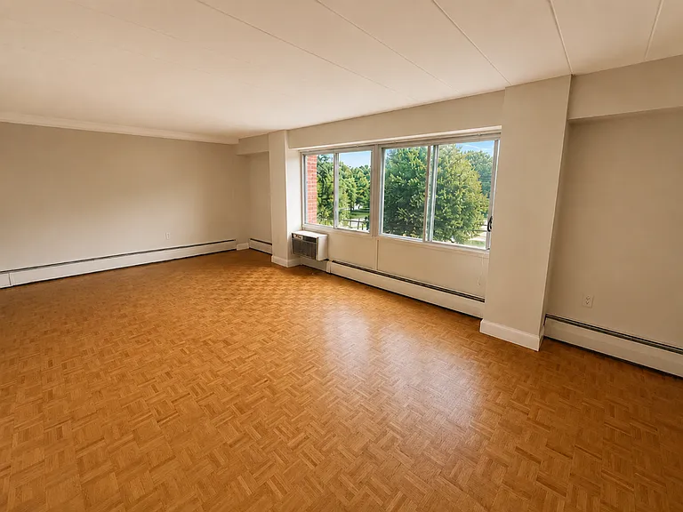 Blackstone Apartments — Photo 1