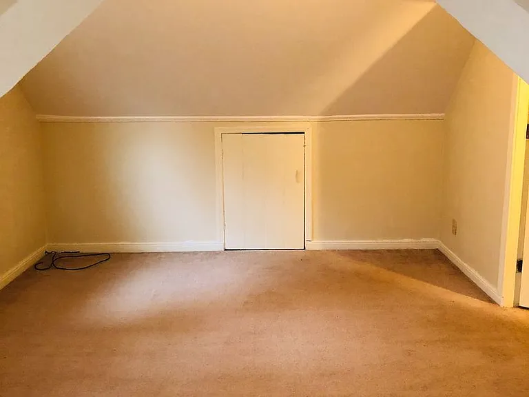 7010 Miami Ave — Photo 8