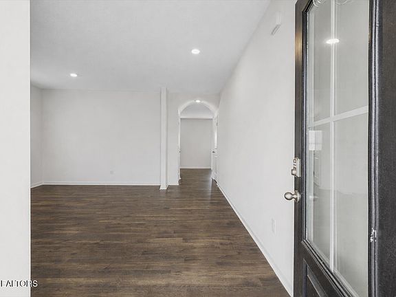 3rd image of 110 Gigi Ln