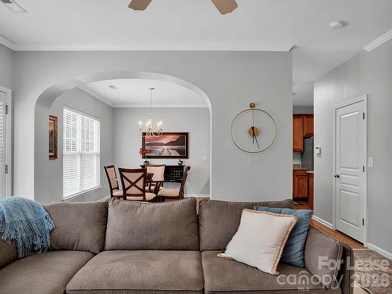1401 Hammond Dr — Photo 11