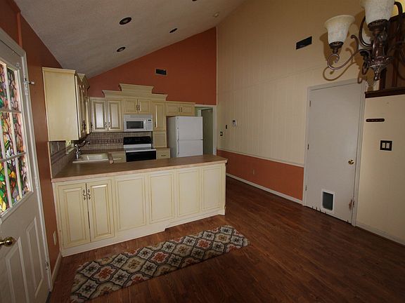3rd image of 5316 Denver Dr