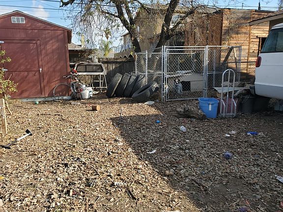 5th image of 910 N Solari Ave