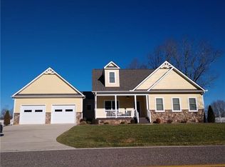 447 Chief Thomas Rd, Harmony, NC 28634