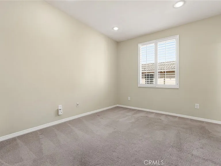 56 Modesto — Photo 13