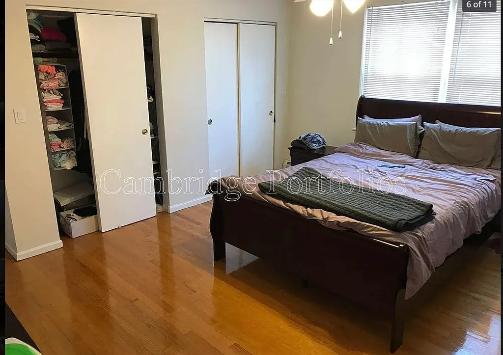 3 bed, 1.5 bath, 1350 sqft, $3,310 — Photo 3