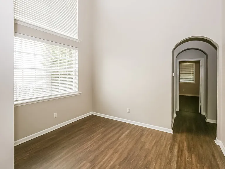 4712 Abercromby St — Photo 15