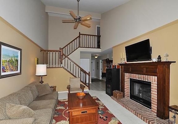 5th image of 214 Country Club Dr