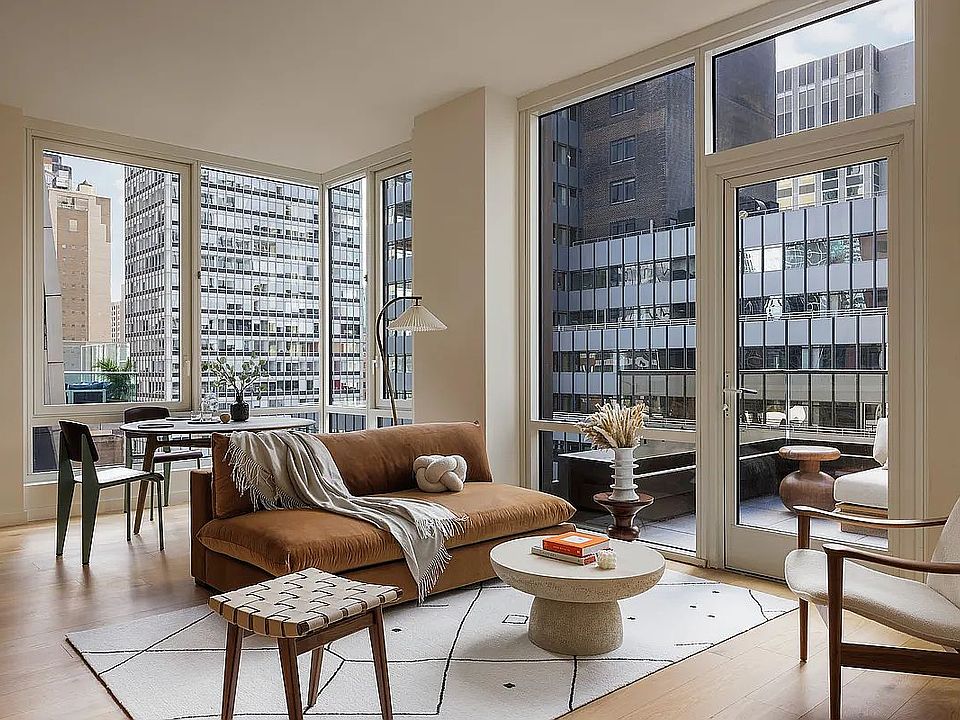 1st image of 135 E 47th St #20C