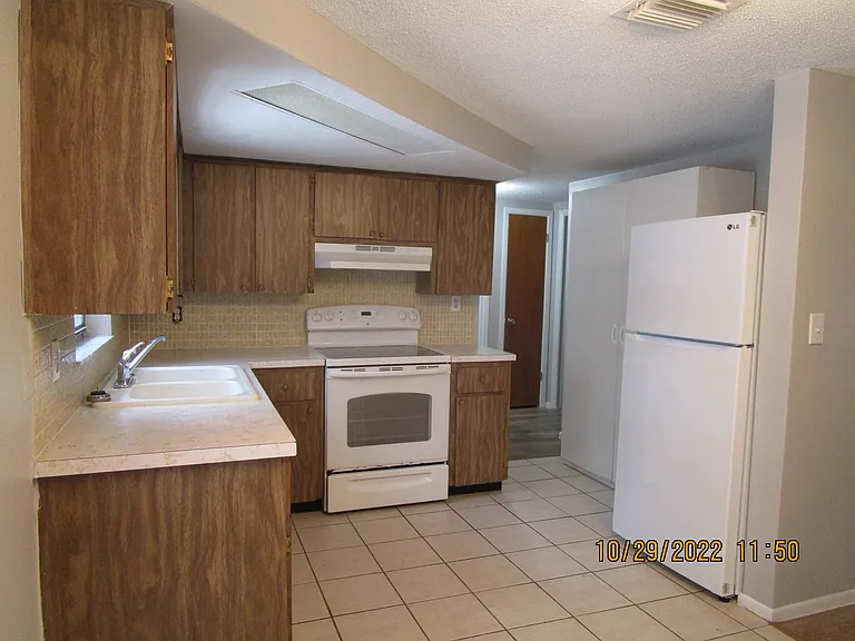 9615 Gray Fox Ln — Photo 6