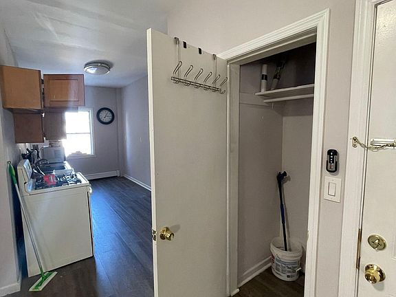 4th image of 90 Brown Pl APT 2