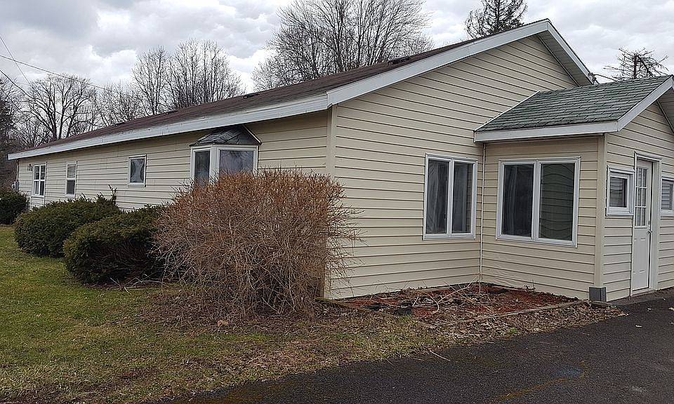 1st image of 10695 Valley Dr