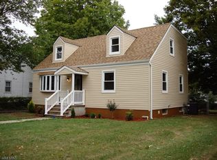 11 Walnut St, Edison, NJ 08817