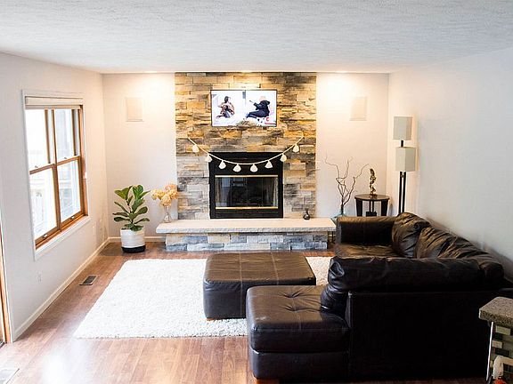 2nd image of 4618 Creek View Dr