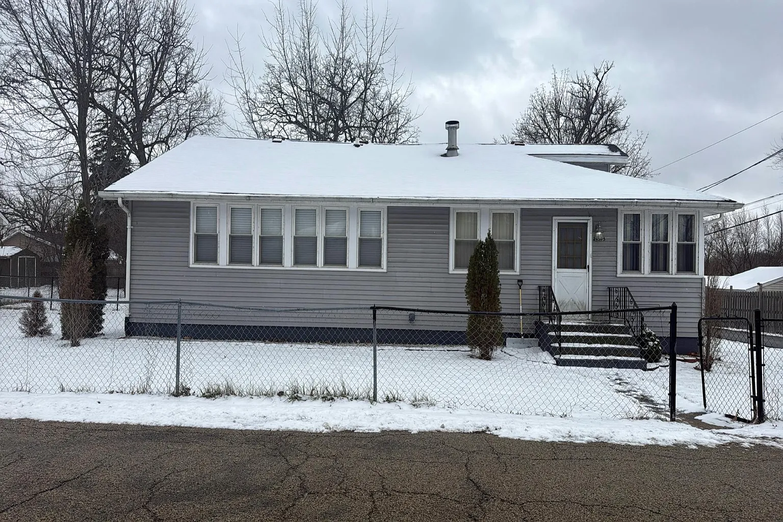 24595 W Norelius Ave photo 1