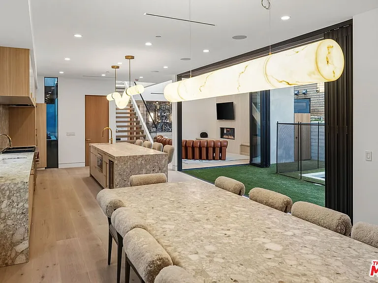 738 Palms Blvd — Photo 12