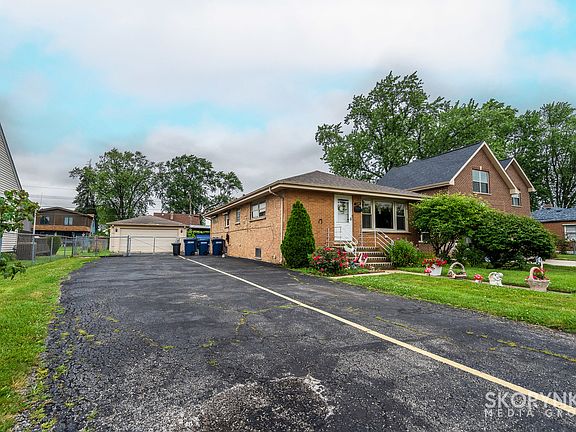 2nd image of 120 Belle Dr