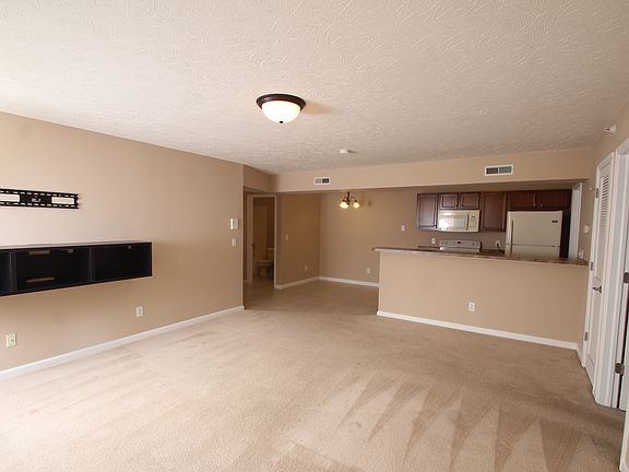 2nd image of 3383 Emerald Lakes Dr Unit 2d