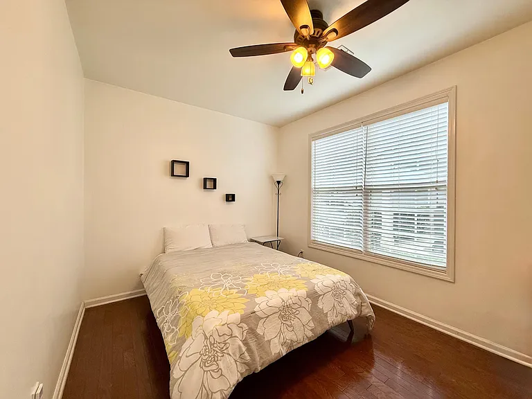 126 Comiskey Park Cir — Photo 8