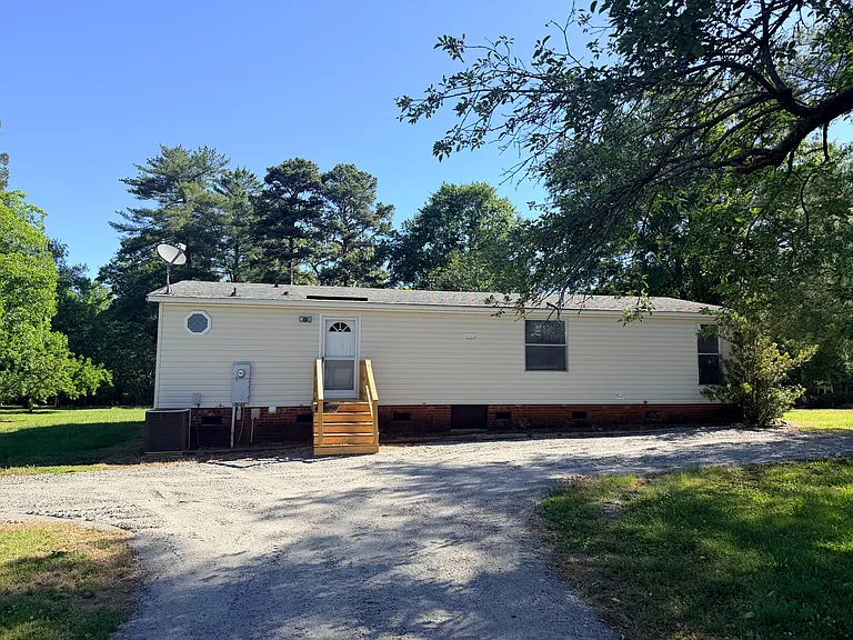 410 Thornburg Rd — Photo 3