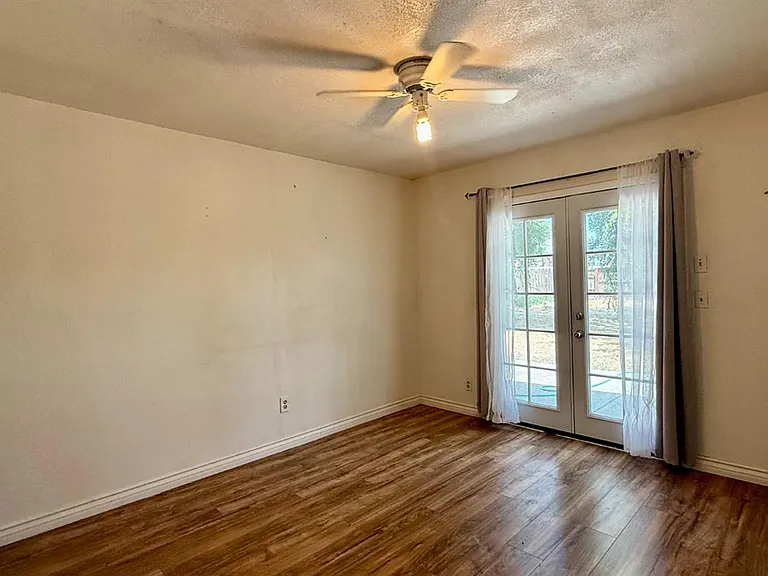 1239 Chittenden Ave — Photo 12