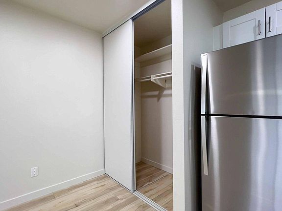 4th image of 8453 1/2 Carlisle Dr Unit 12