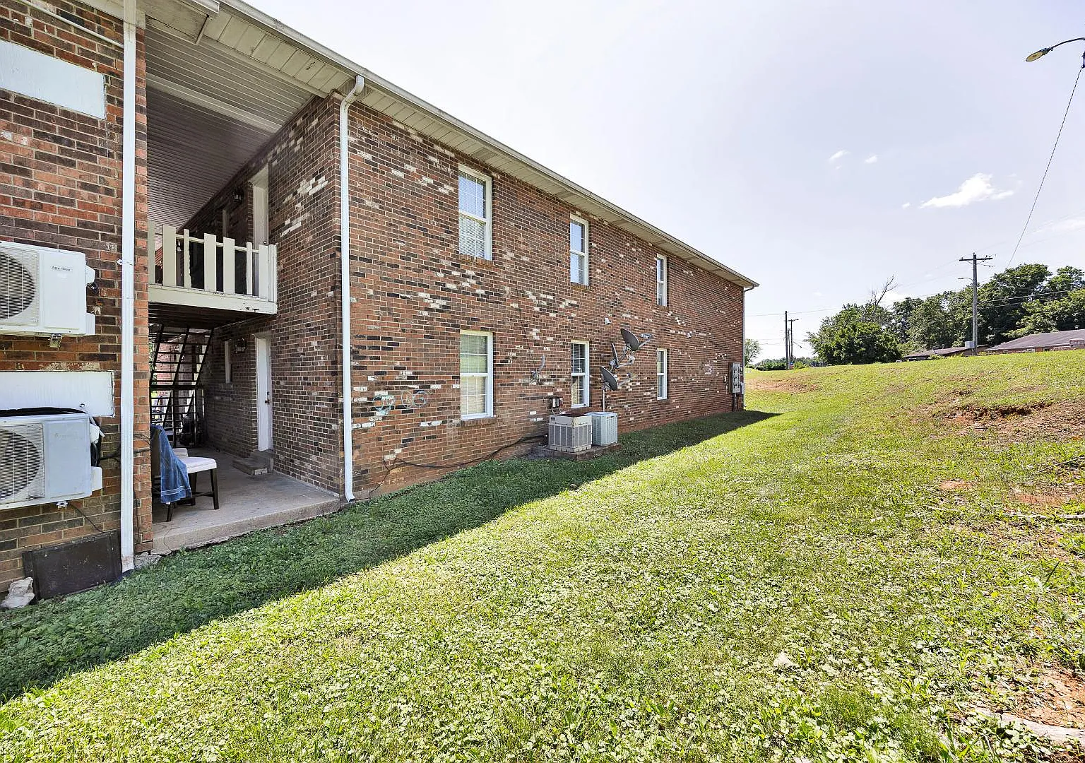 421 North Woodland Drive - 1 - 421 Unit 12 — Photo 3