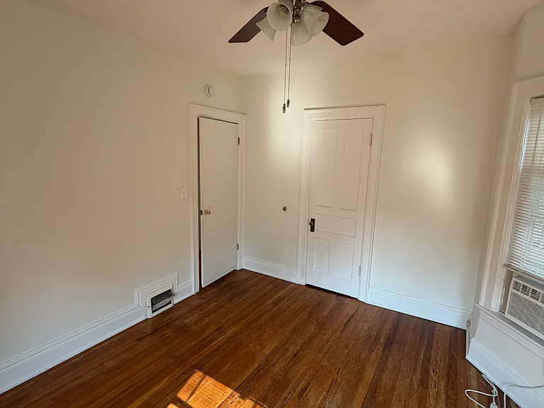 598 Ashland Ave #4 — Photo 3