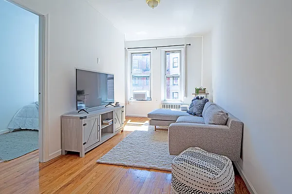 Rented by The Agency | media 5