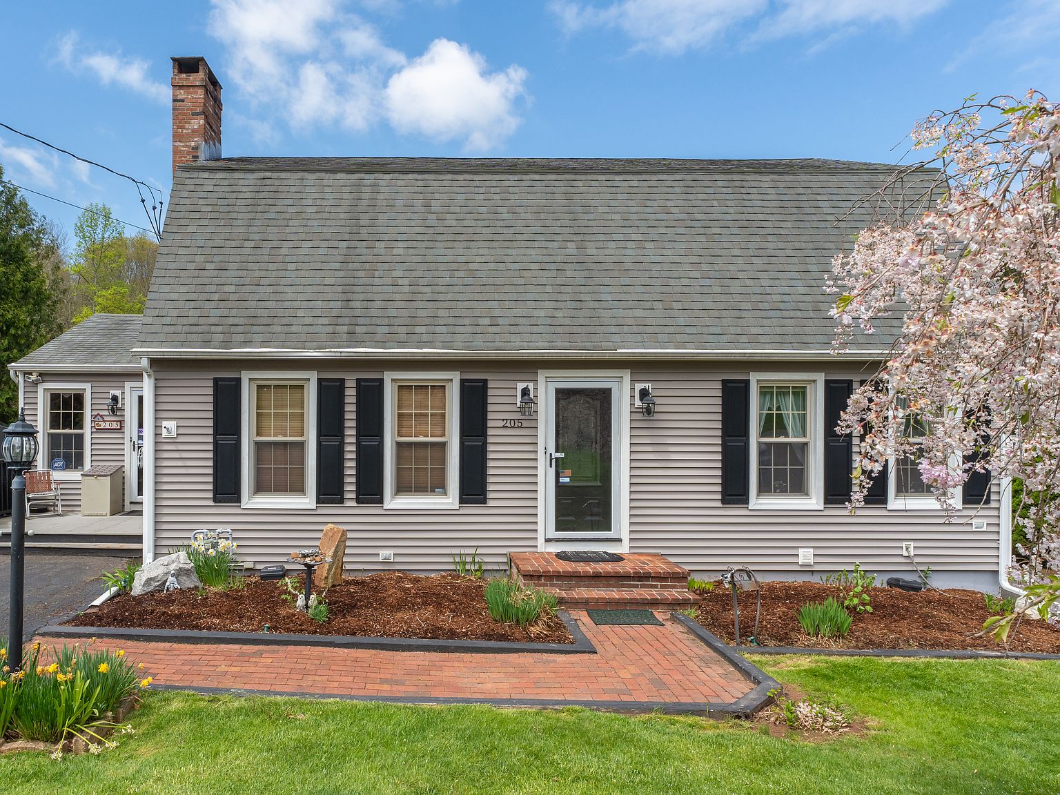 205 Swain Ave, Meriden, CT 06450 MLS 24014349 Zillow