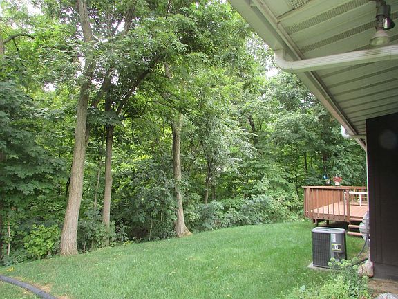 4th image of 1012 W Deerbrook Dr