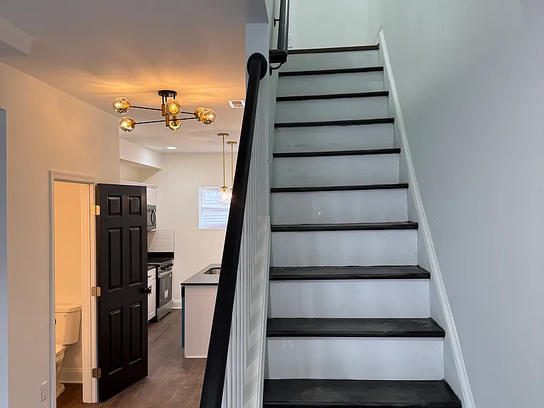 2609 E Monument St — Photo 9