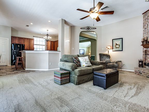 4th image of 1210 Donegal Ln