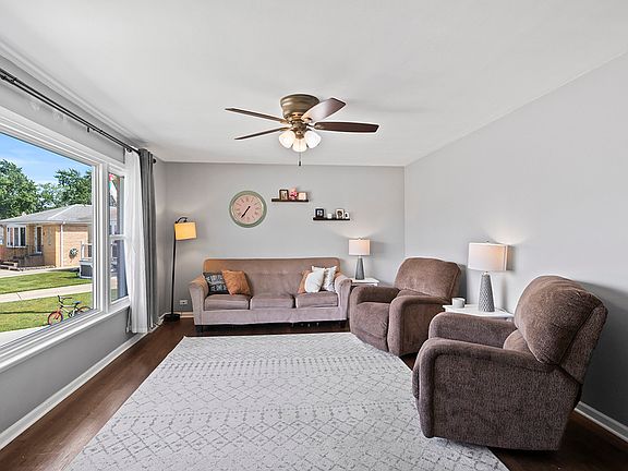 4th image of 7641 W Everell Ave