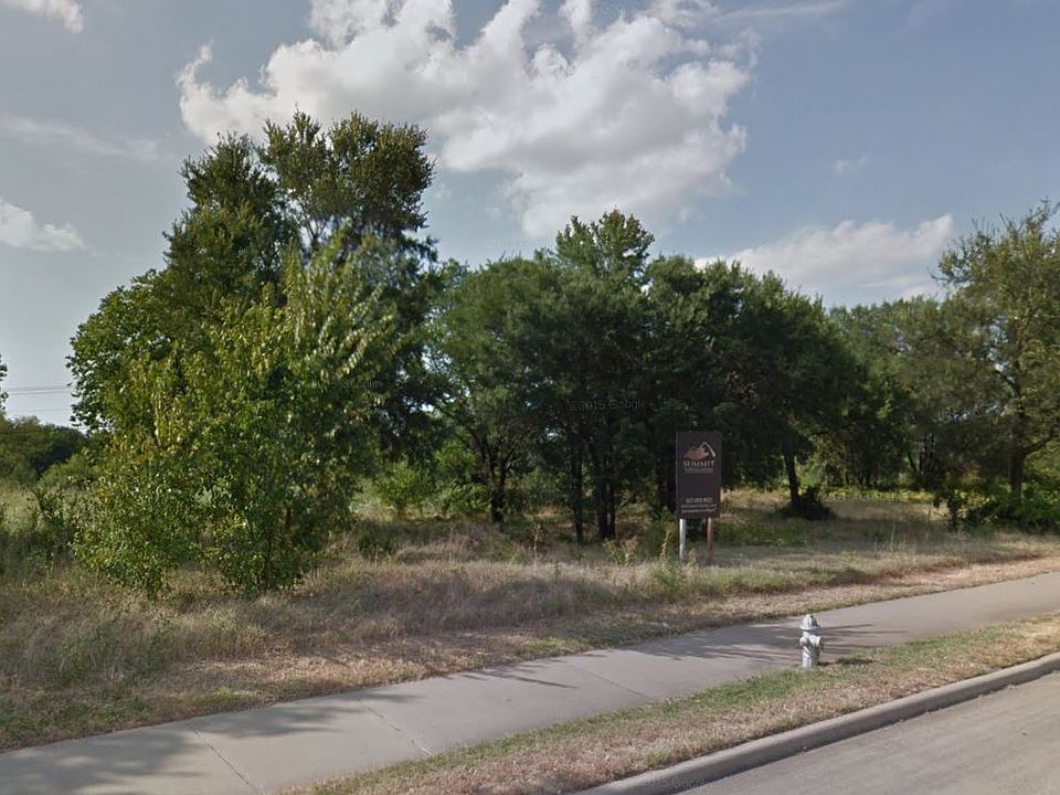 2nd image of 2201 Nw Green Oaks Blvd