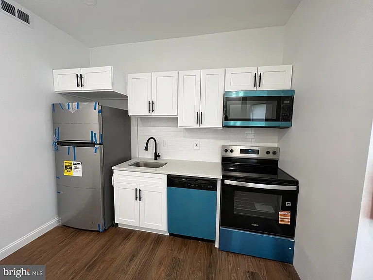 2145 Elkins Ave #B — Photo 8