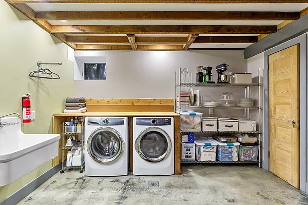 Sold by Compass | media 27