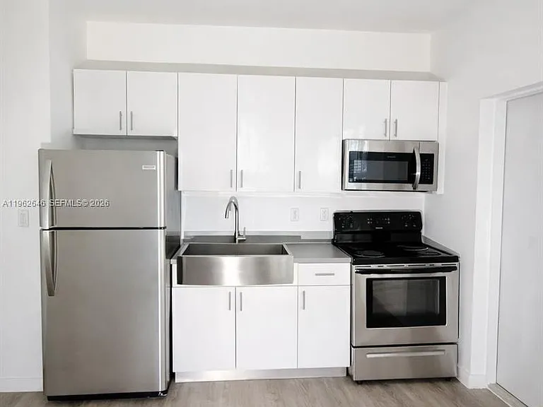 402 NW 12th Ave #104 — Photo 2