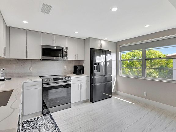 3rd image of 3203 Portofino Pt #O4